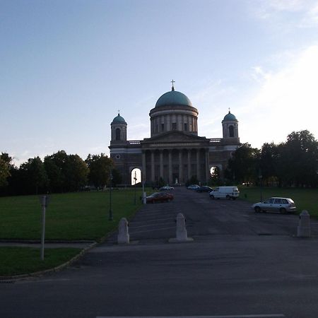 Bed and Breakfast Ria Panzio Естерґом Екстер'єр фото