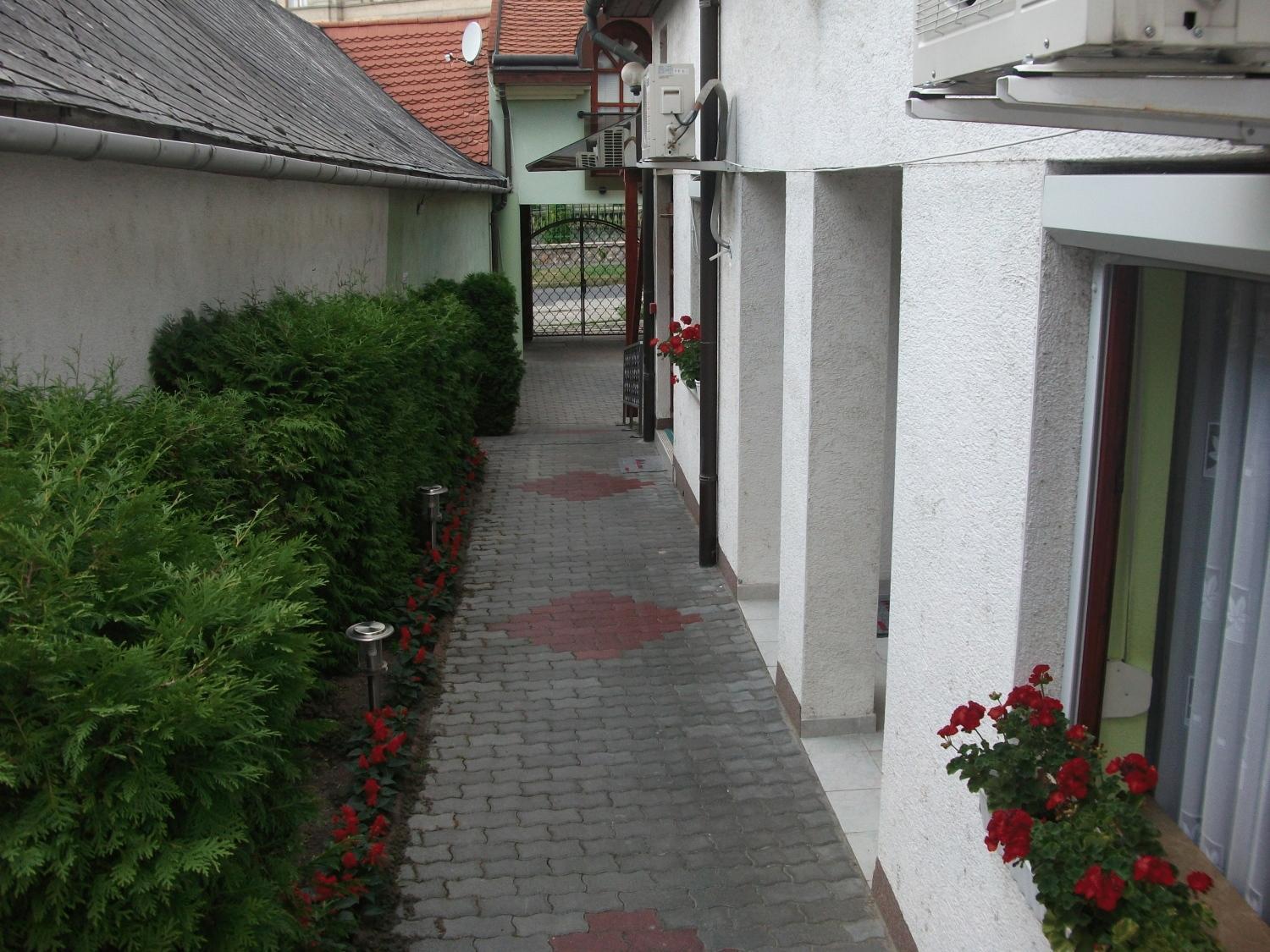 Bed and Breakfast Ria Panzio Естерґом Екстер'єр фото