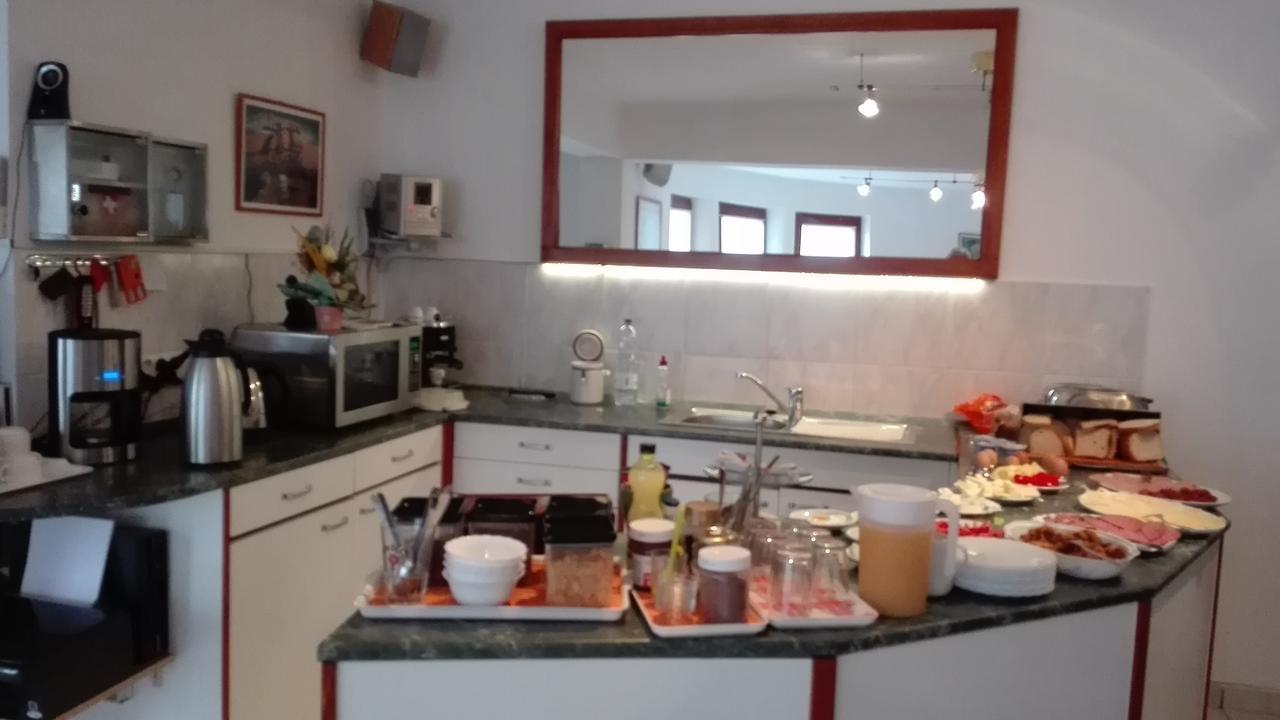 Bed and Breakfast Ria Panzio Естерґом Екстер'єр фото