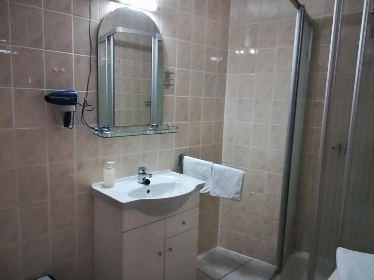 Bed and Breakfast Ria Panzio Естерґом Екстер'єр фото